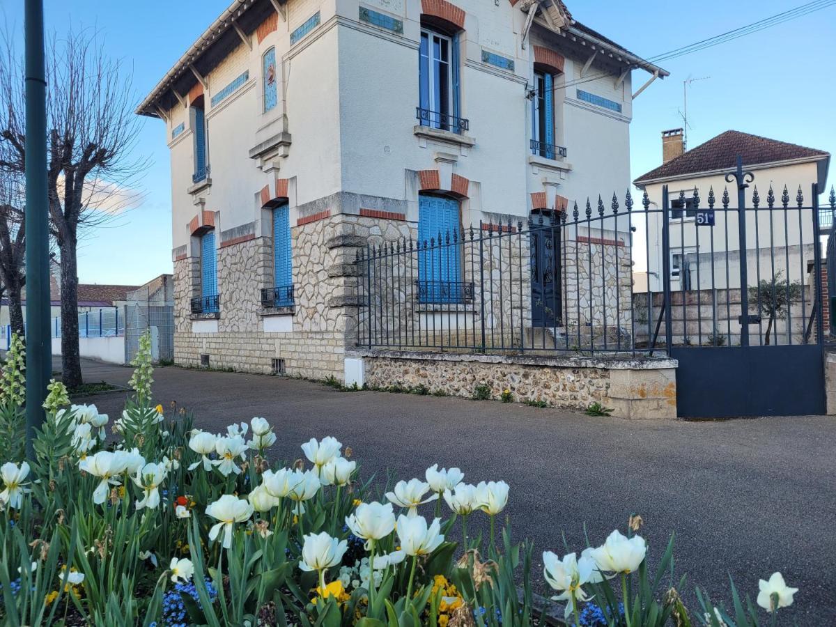 Appartements Charles De Gaulle Joigny Eksteriør billede